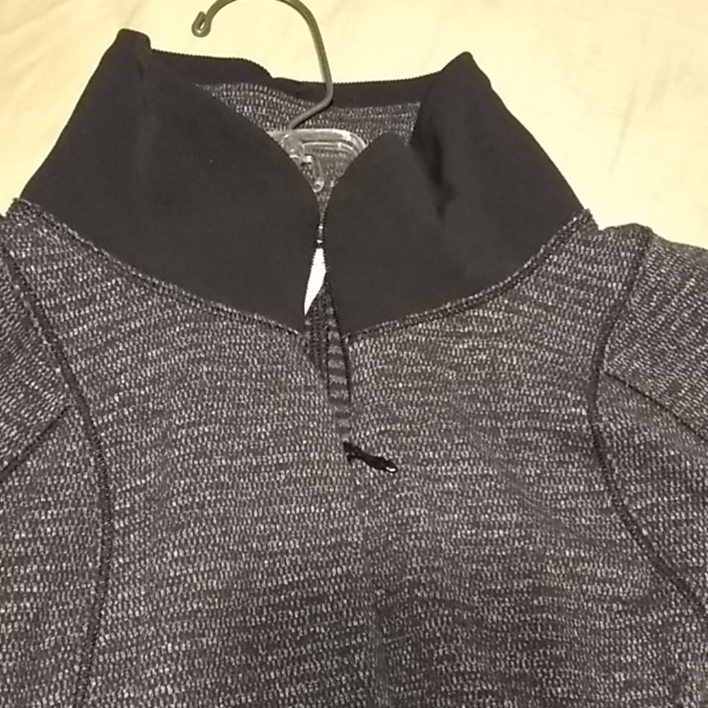Lululemon athletica pull over top/ jacket - Picture 8 of 8